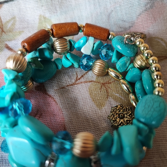 Turquoise Stone Wood Aqua Faceted Crystal Wood Beads Memory Wire Bracelet NEW - Picture 11 of 11